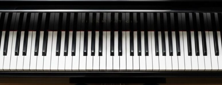 朝霞市・新座市境界のSUMIピアノ教室 響きを作り上げていくグランドピアノ